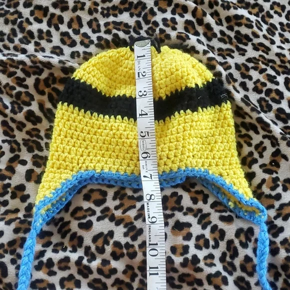 2 Minion beanies - Picture 5 of 7